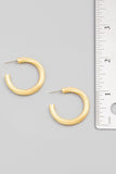 Metallic Tube Hoop Earrings (gold)